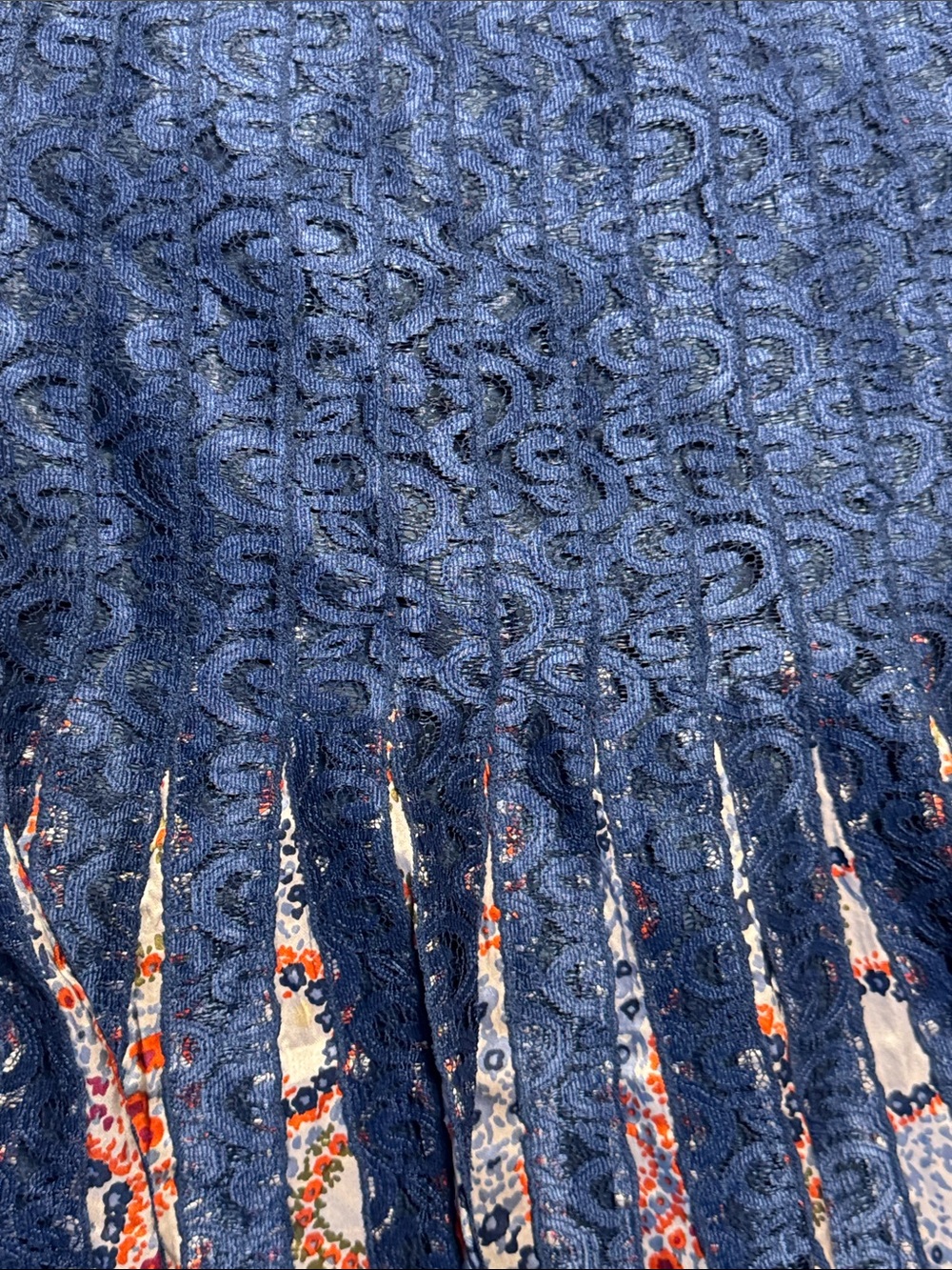 FREE PEOPLE 100% Silk Navy Blue Lace Floral Tiered Pleated Midi Skirt BOHO 2 - Picture 4 of 11